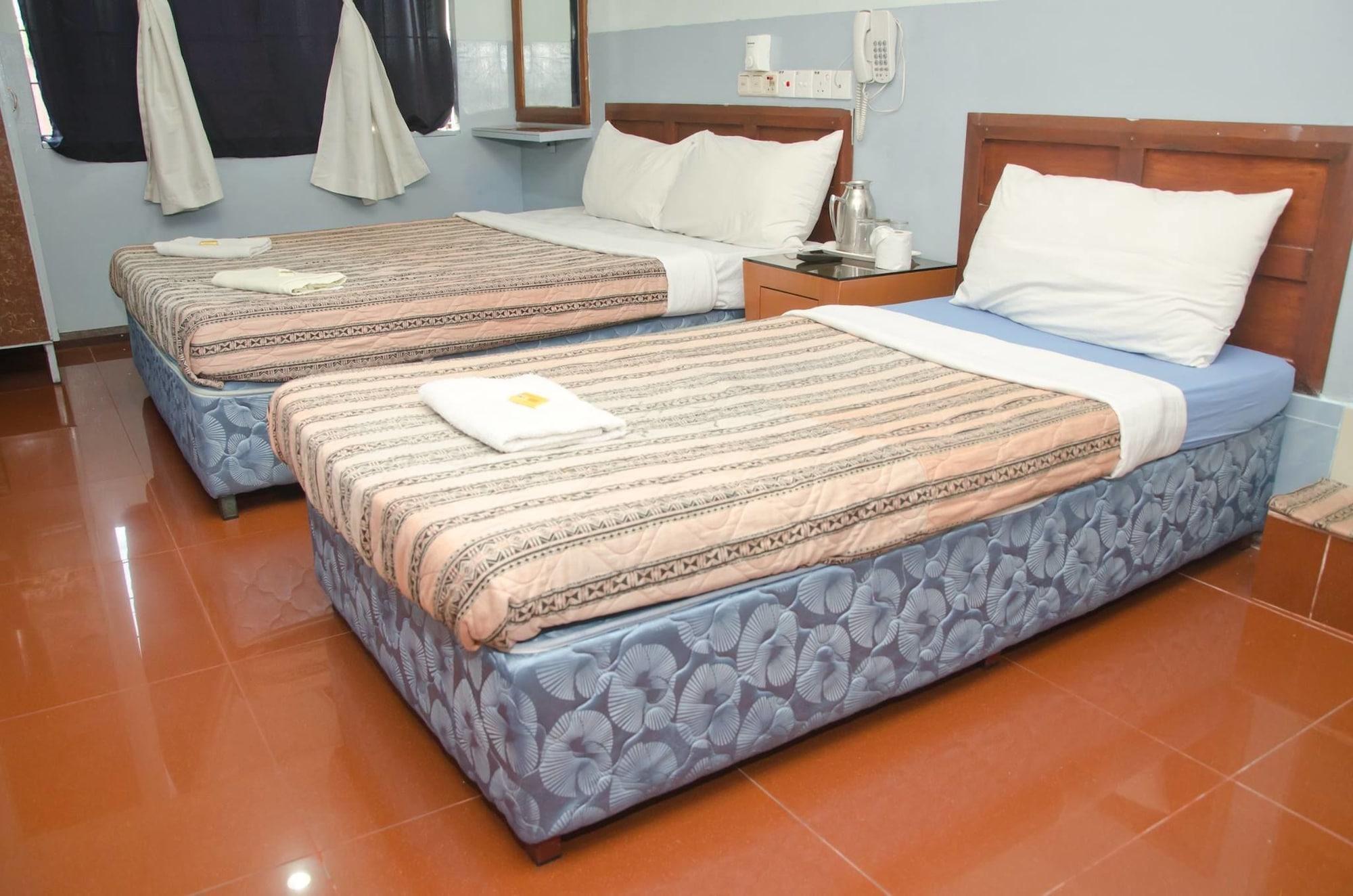 Economy hotel J &j 2*