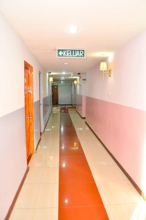 J &j Economy hotel 2*