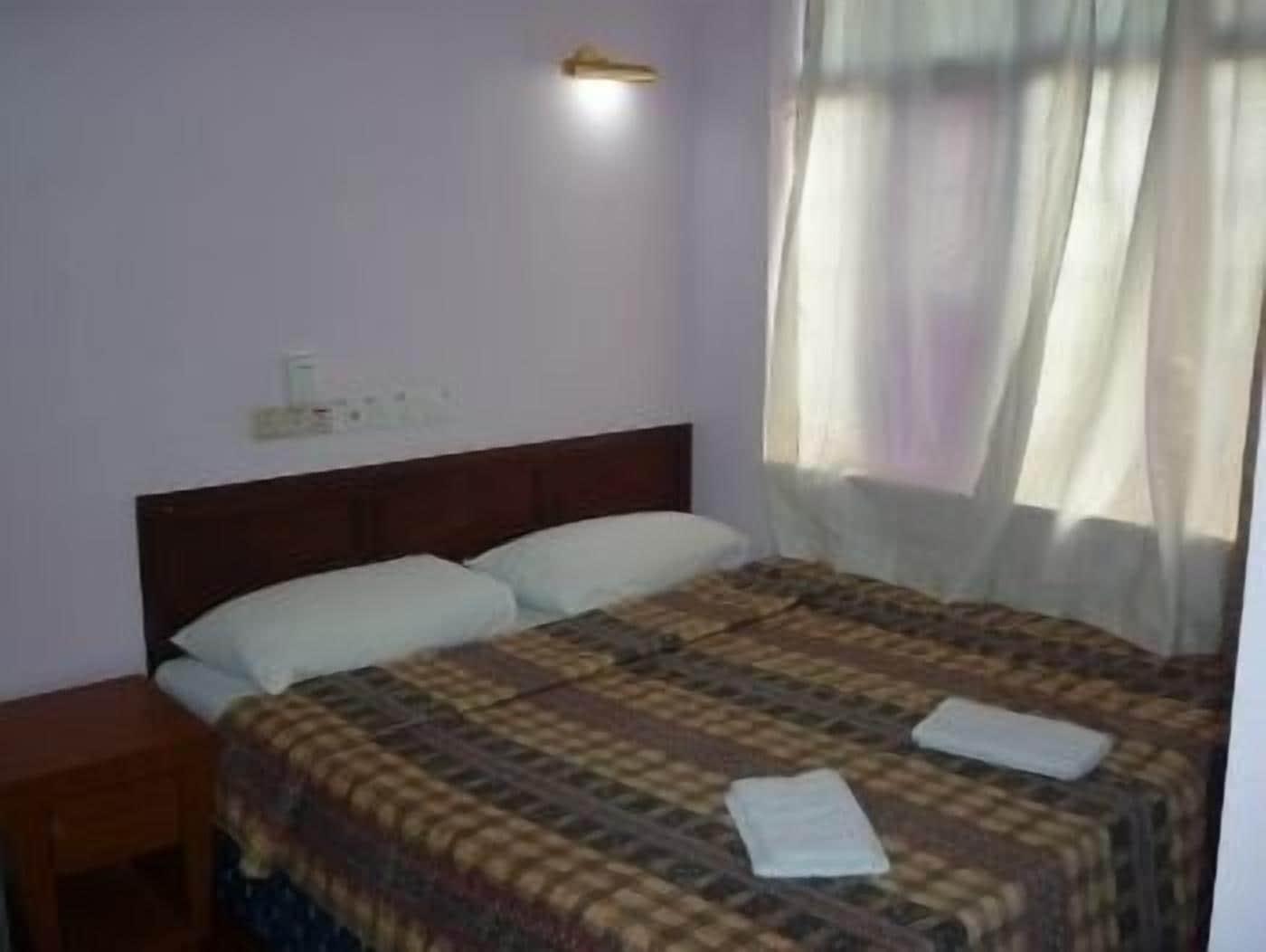 Economy hotel J &j